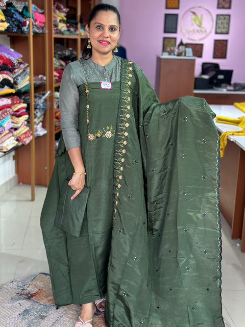 Chinon Silk Unstitched Suit